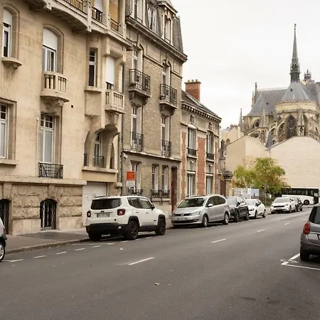 Au Pied De La Cathedrale Apartment Reims